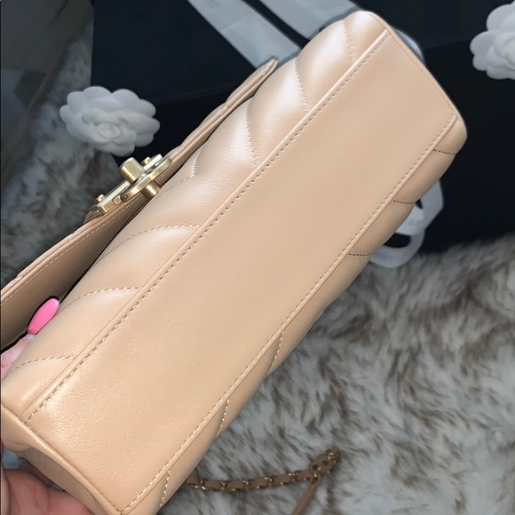 Gorgeous Chanel classic bag. Gold hardware RARE 🤎 - Picture 9 of 10